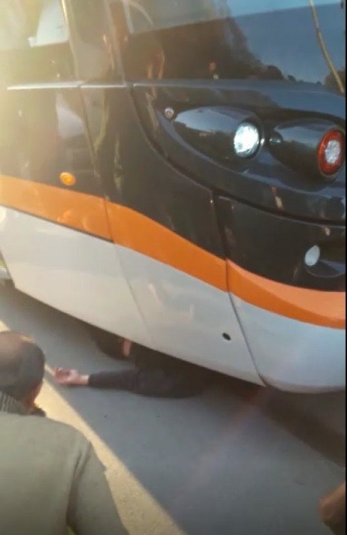 Eskişehir'de tramvay yayaya çarptı: 1 yaralı