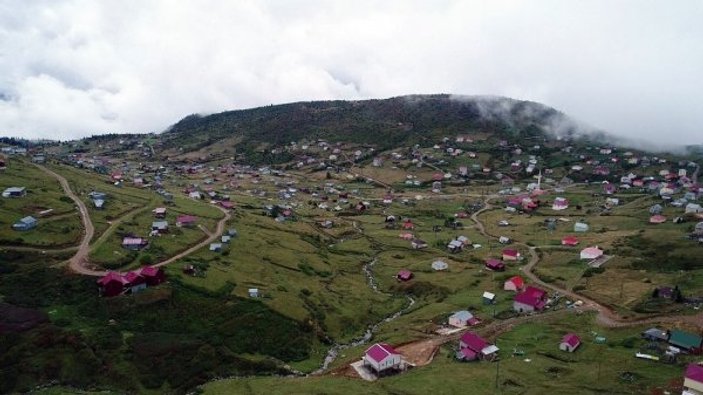 Sis Dağı Yaylası'nda kaçak yapılar yıkılıyor
