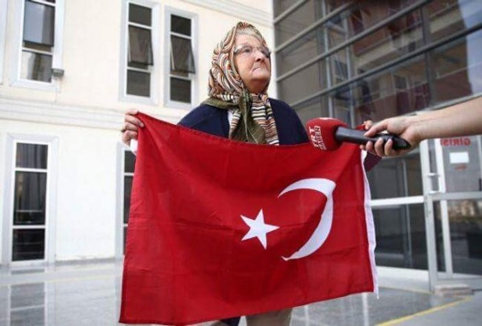 PKK'lıların yüzüne tükürmeye giden Fatma Teyze