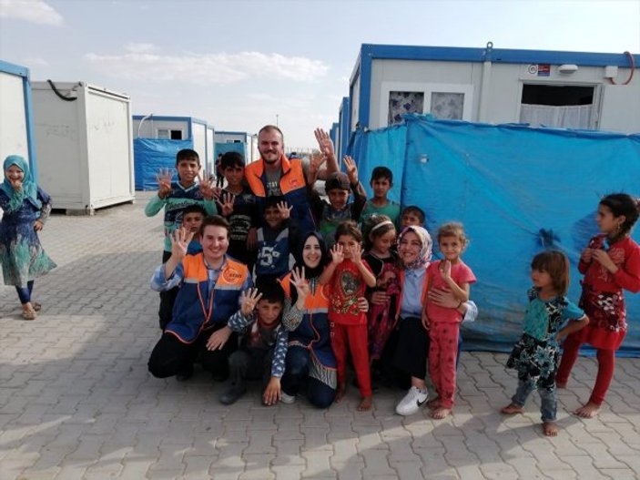 Türkiye'den Azez'deki çocuklara oyuncak