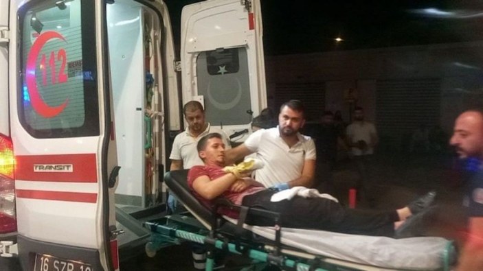 Bursa’da baba ve oğulları birbirine girdi: 3 yaralı