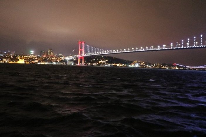 İstanbul'da gece fırtınası