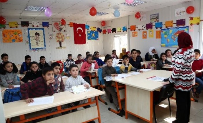 Suriyeli 600 binin üzerinde öğrenci ders başı yaptı