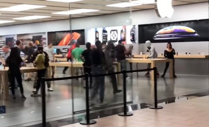 Apple'ın Kaliforniya'daki mağazası soyuldu