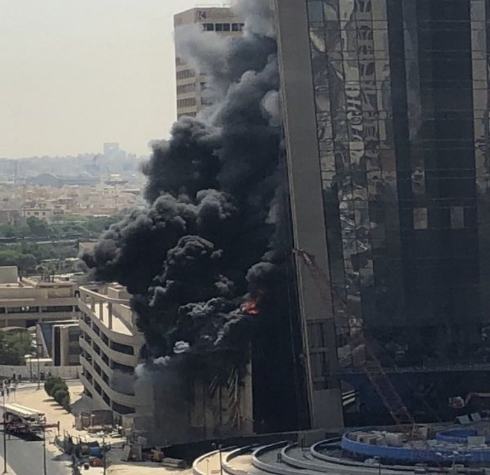 Kuveyt Ulusal Bankası inşaatında yangın