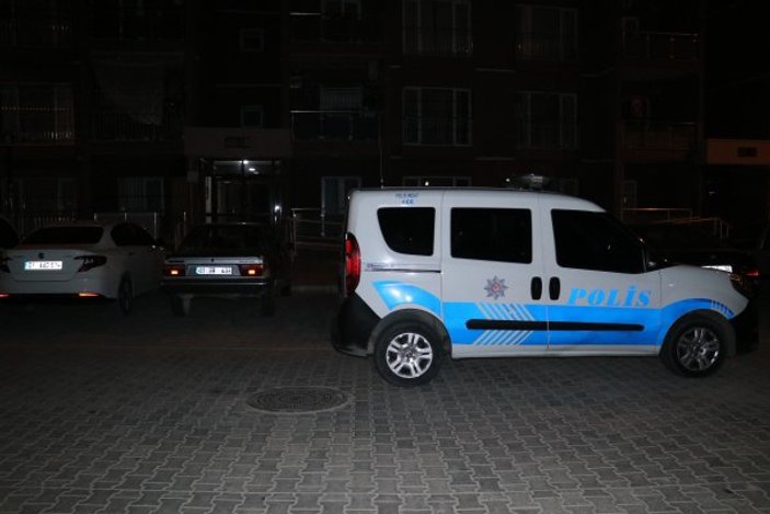 Adana'da genç kadın evinde bıçaklandı
