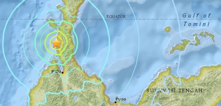 Endonezya'da 7,7 şiddetinde deprem