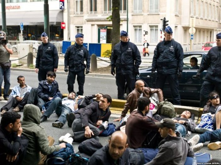 Belçika'da mültecilere polis şiddeti