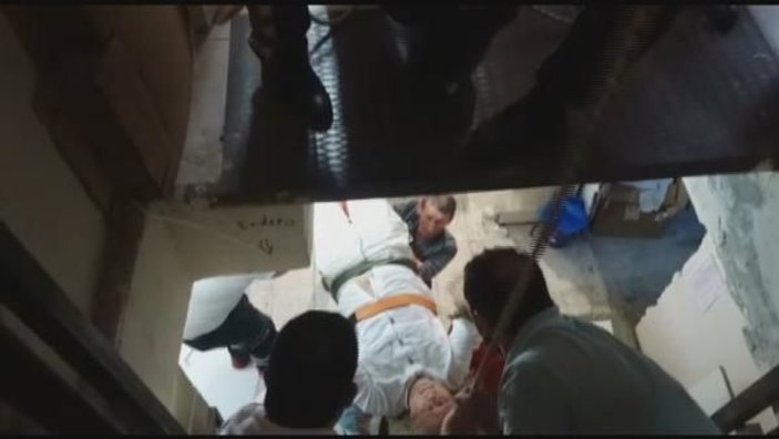 Adana'da halatı kopan asansördeki bir kişi yaralandı
