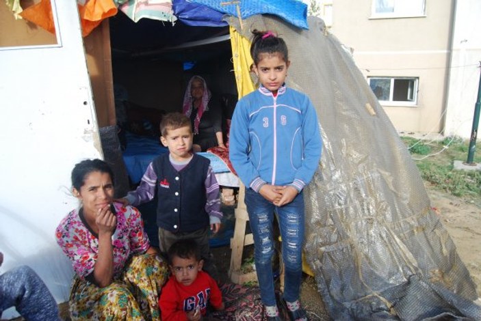6 kişilik aile çadırda yaşam mücadelesi veriyor