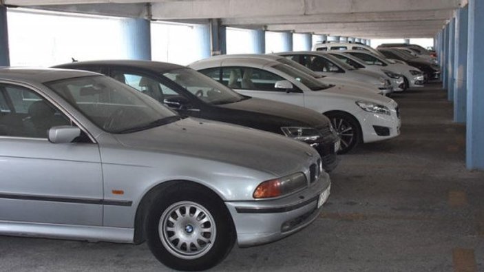 İzmir'de fırtına uyarısı kapalı otoparkları doldurdu