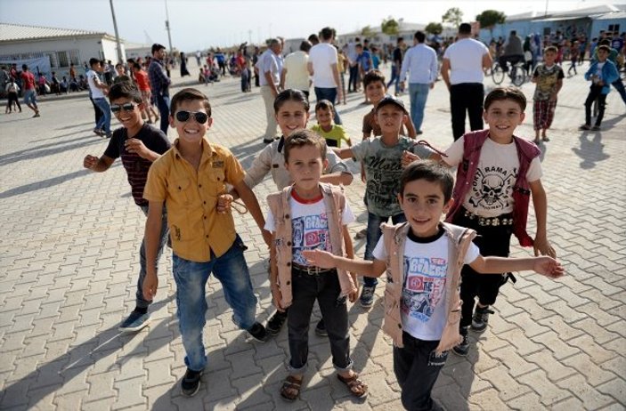 Savaş mağduru çocukların yüzü Türkiye'de güldü
