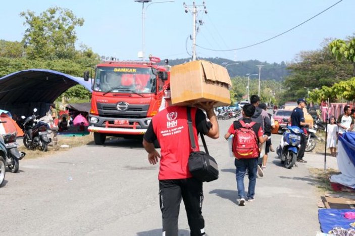 Endonezya acil yardım bekliyor