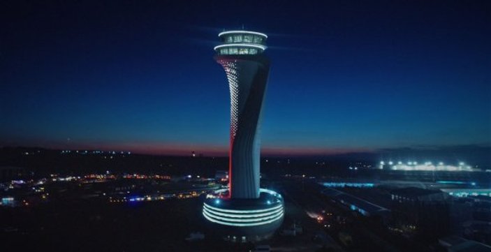 Üçüncü Havalimanı'nın kulesi ışık saçtı