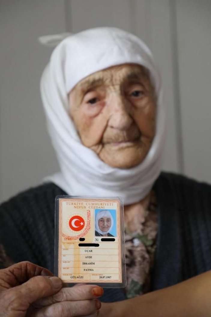 111 yaşındaki Ayşe Teyze'nin sırrı kafaya takmamak