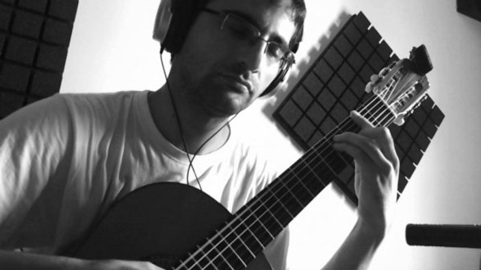 Türk gitarist Ay'a seyahate katılmak istiyor