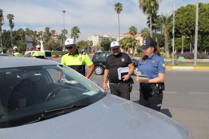 Mersin'de 1 haftada 800 sürücüye ceza kesildi