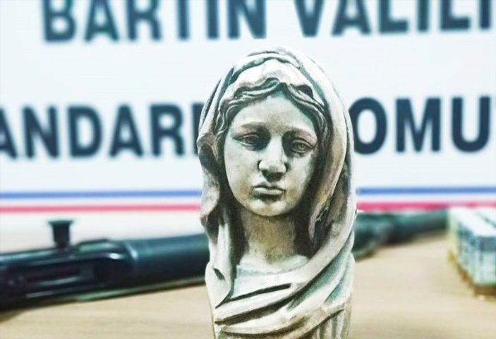 Meryem Ana heykelini satarken yakalandı