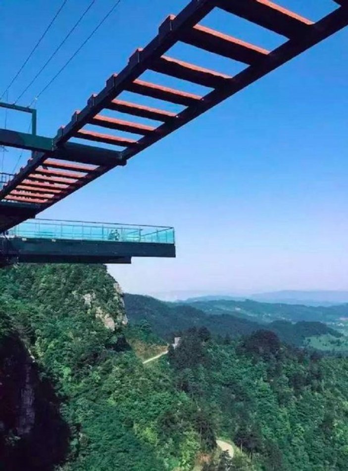 152 metre yükseklikteki köprüde korku dolu geçiş