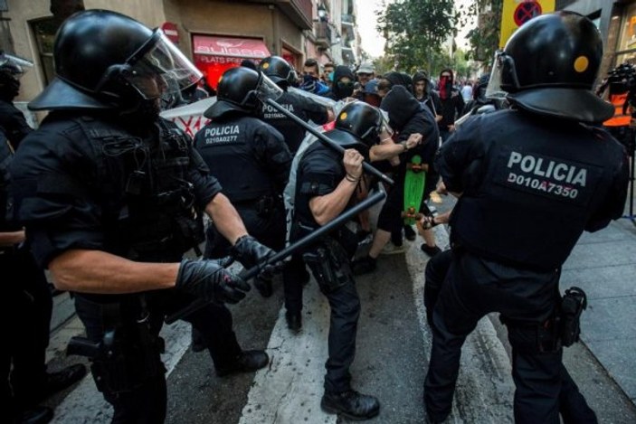 Katalonya'da polis şiddeti