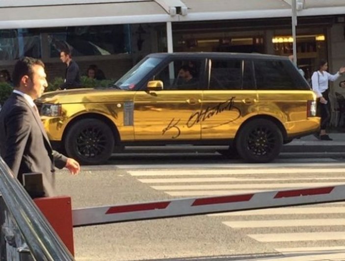 İstanbul sokaklarında altın sarısı Range Rover