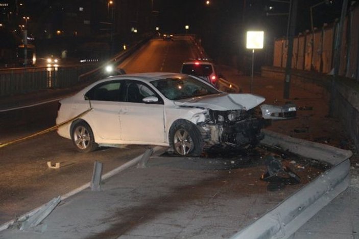Beyoğlu’nda kaza yapan sürücü, aracını bırakıp kaçtı