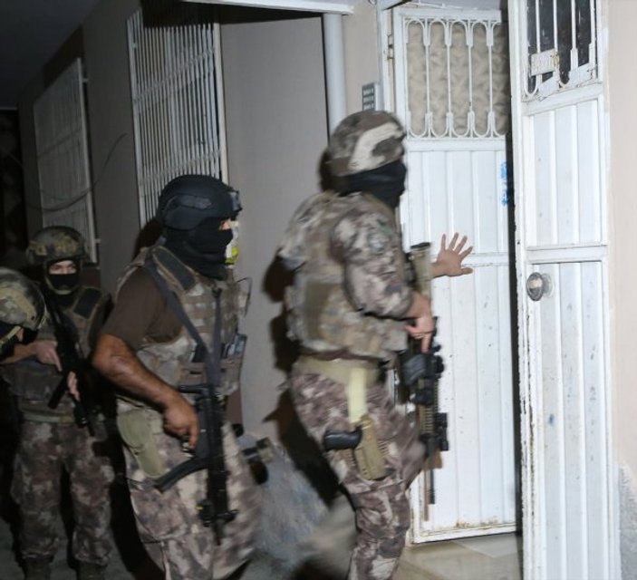 Adana'da terör propagandasına 6 gözaltı