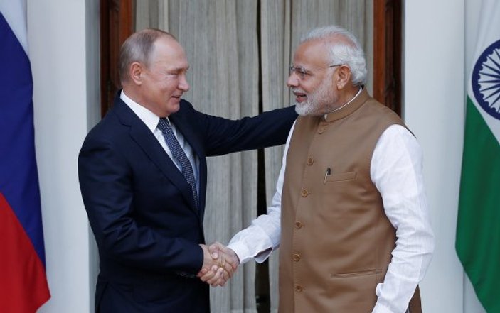 Rusya Hindistan’a 5 adet S-400 sattı