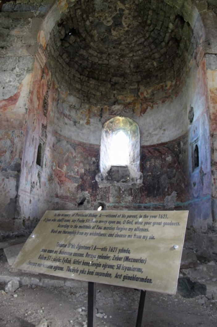 Tarihi manastır yıllara yenik düştü