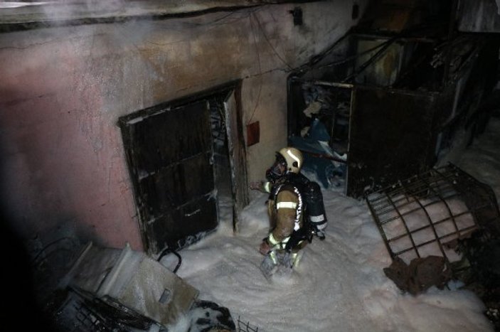 Ümraniye'de fabrika yangını
