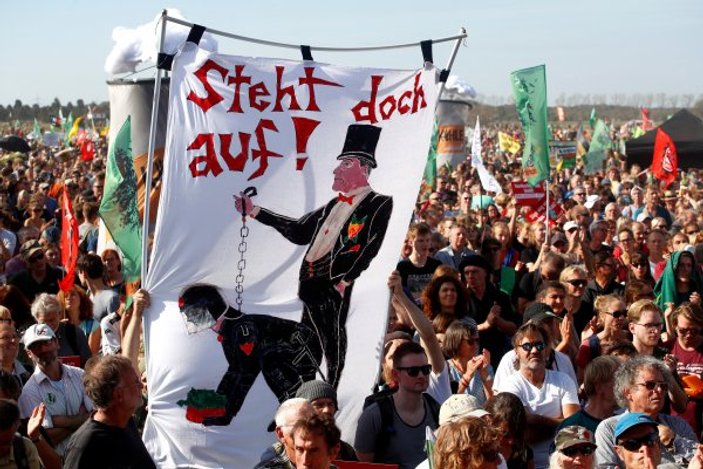 Almanya'da 50 bin kişi Hambach için toplandı