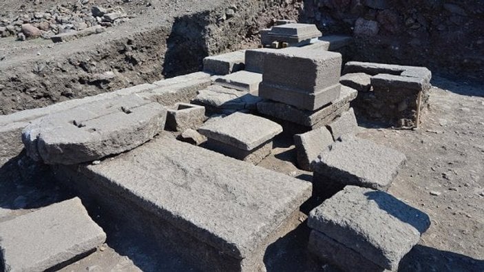 Aristios ailesi'nin 2300 yıllık mezarı bulundu
