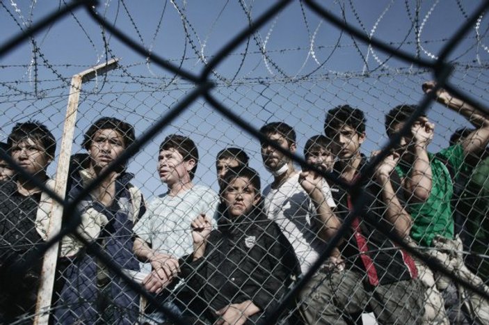 Yunanistan'a göre Türkiye Suriyelilere kapıları açtı