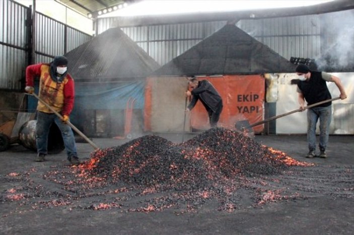 Fındık kabuğundan mangal kömürü üretiliyor