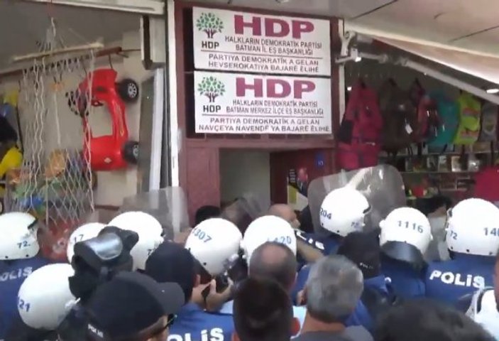 Batman'da HDP İl Başkanı ve parti yöneticisi gözaltına alındı