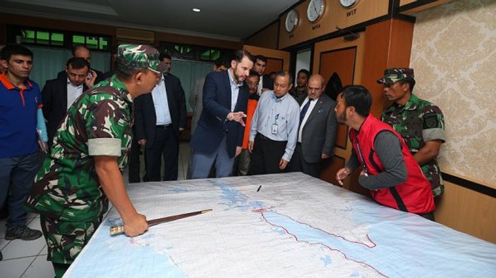 Bakan Albayrak felaket bölgesi Endonezya'da