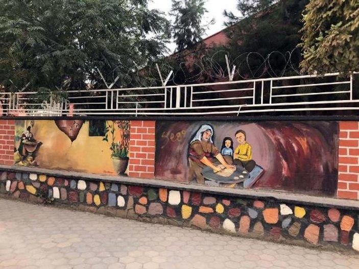 Kültür Sokağı'nda kültür duvarı