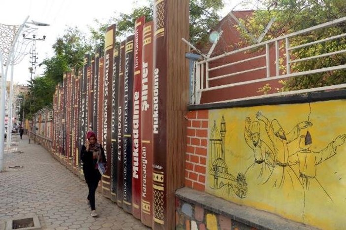 Kültür Sokağı'nda kültür duvarı