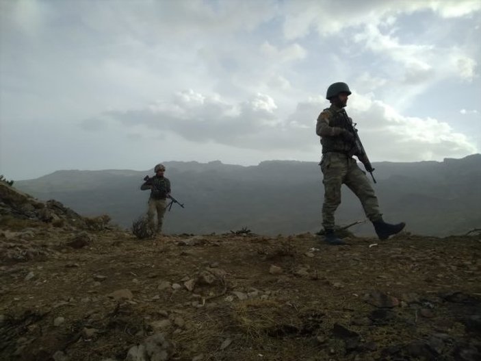 Herekol Dağı'nda terörle mücadele ekipleri göz açtırmıyor