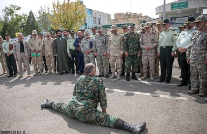 İran Genelkurmay Başkanı ordularını ziyaret etti