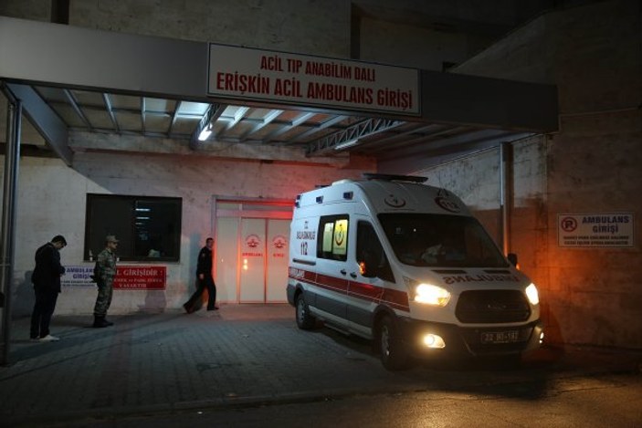 Edirne'de askerleri taşıyan minibüs kaza yaptı: 13 yaralı