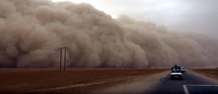 Suriye'den gelen toz bulutu film sahnelerini aratmadı