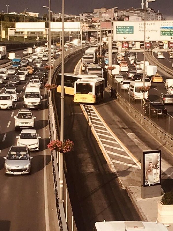 Okmeydanı'nda metrobüs kazası