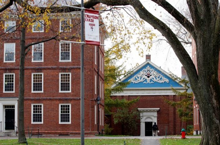 Harvard Üniversitesine ırkçılık suçlaması