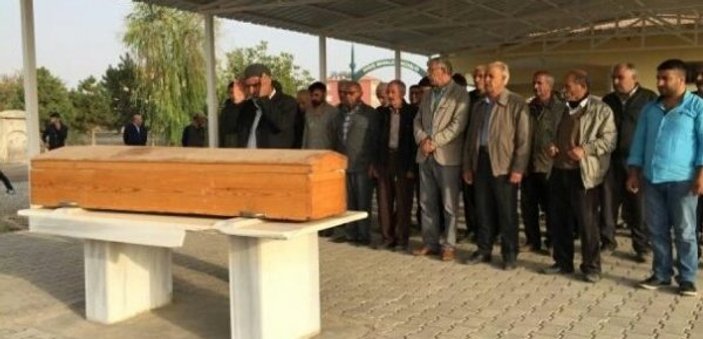 Malatya'da PKK'lı teröristin cenazesini HDP kaldırdı