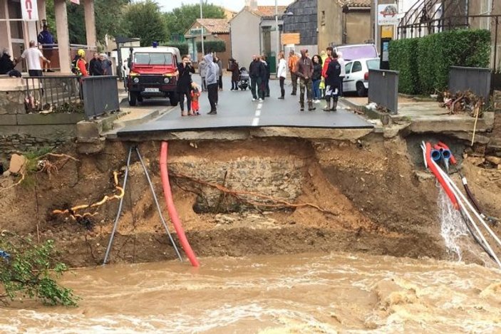 Fransa'da sel felaketi: 13 ölü 8 yaralı