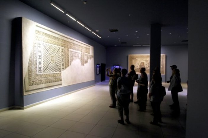Tarihe tanıklık eden müzeler ziyaretçilerini ağırlıyor