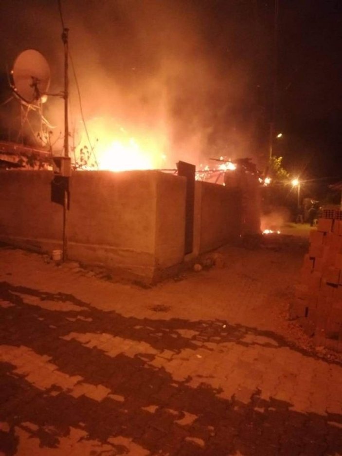 Manisa’da yangın: 2 yaralı