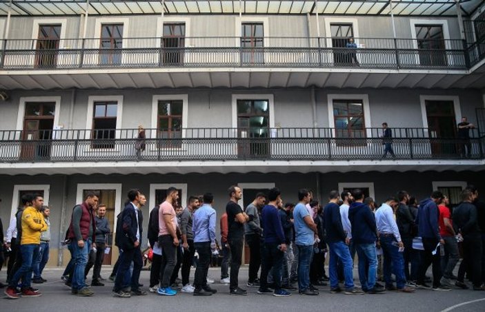 İzmir'de bekçilik sınavı kuyruğu