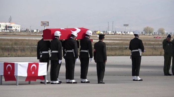 Kaza kurşunuyla şehit olan asker memleketine uğurlandı